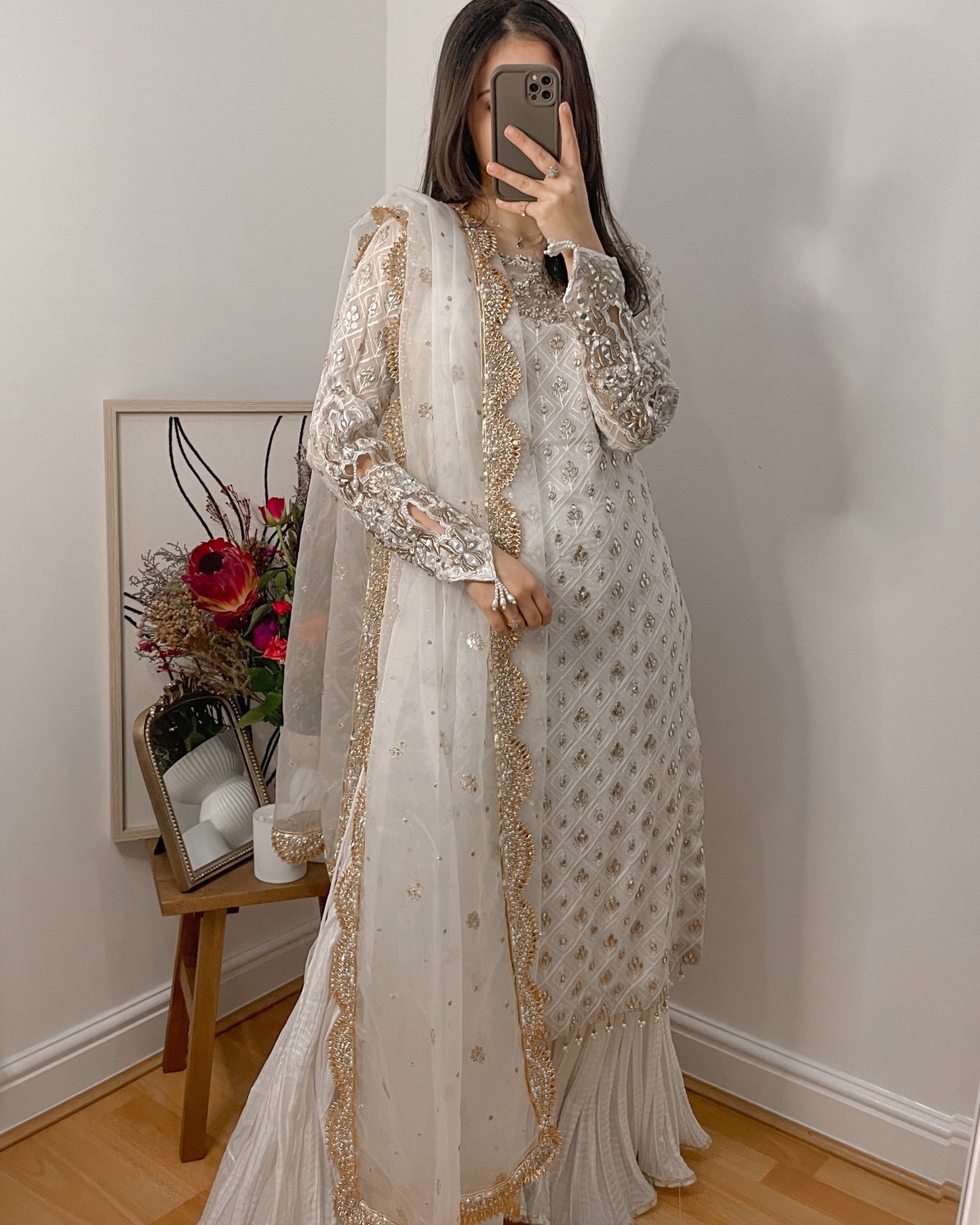 Maahim white 🕊️ PRE ORDER