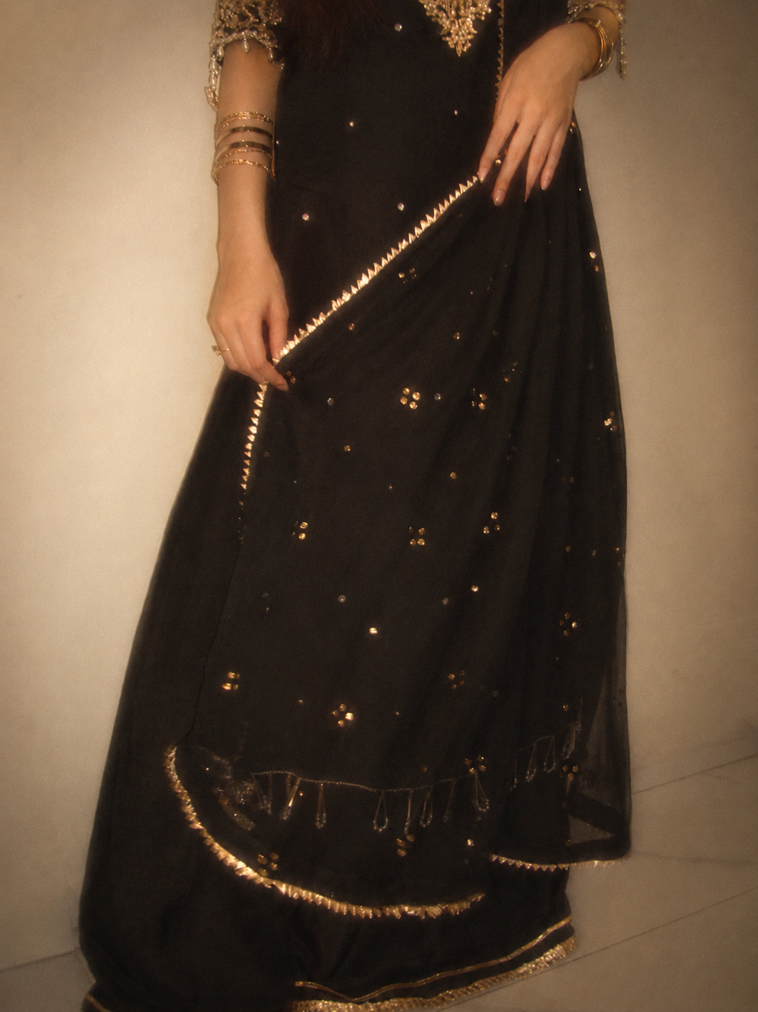 Sehrish black half sleeves 🕊️