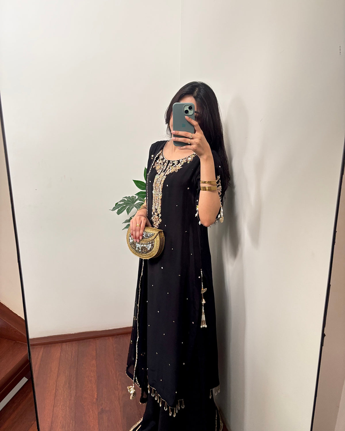 Sehrish black half sleeves 🕊️