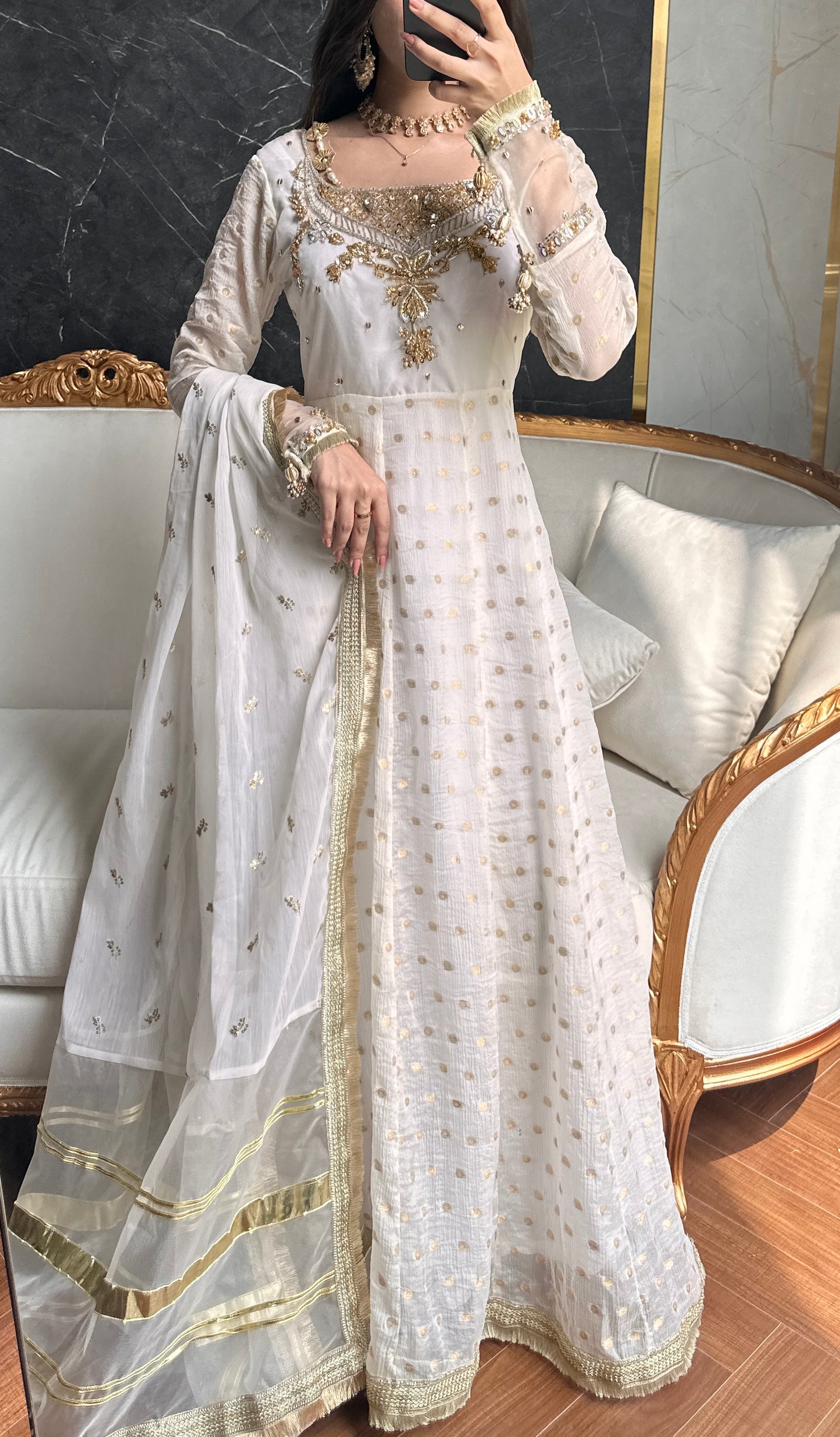 Mahirah 🕊️ classic white and gold