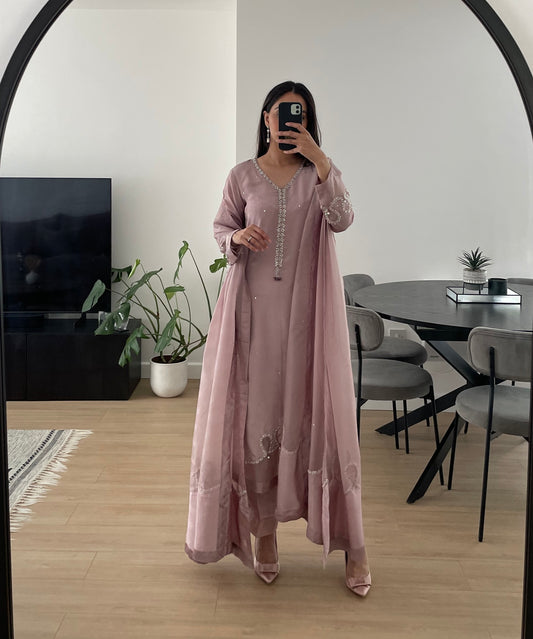 Elan dusky pink 🕊️ READY TO DISPATCH