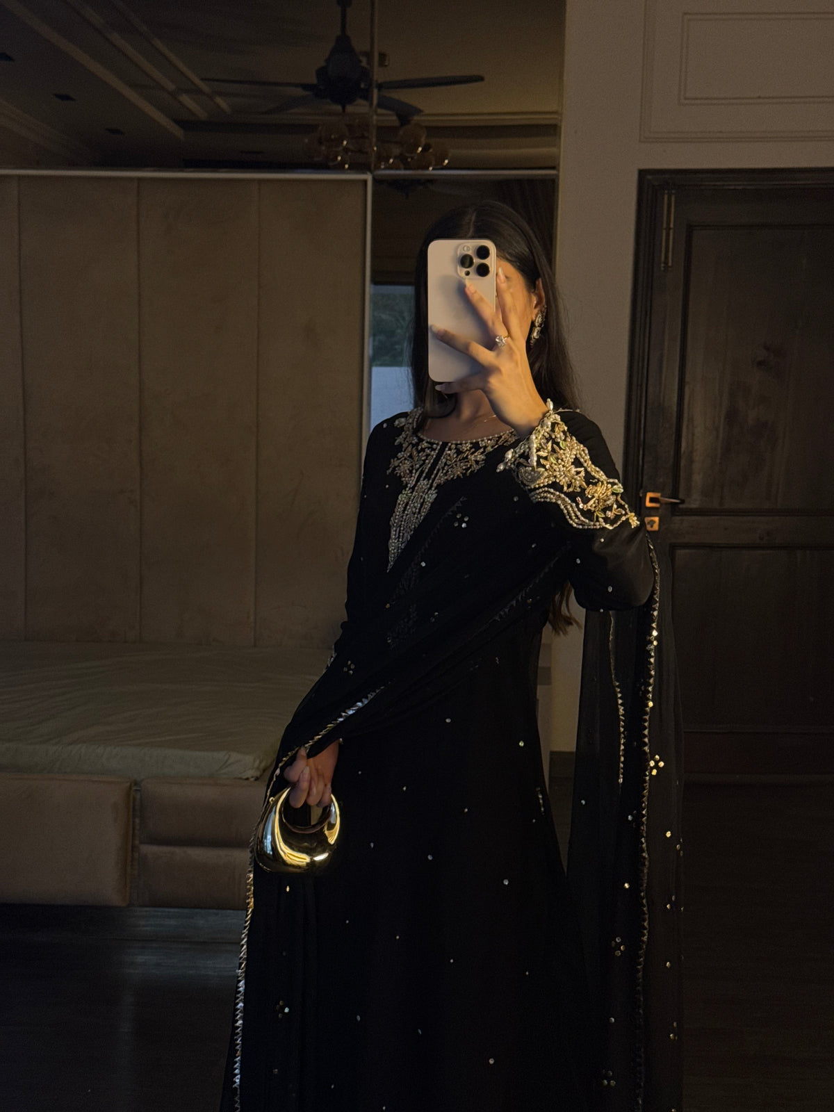 Sehrish black full sleeves 🕊️