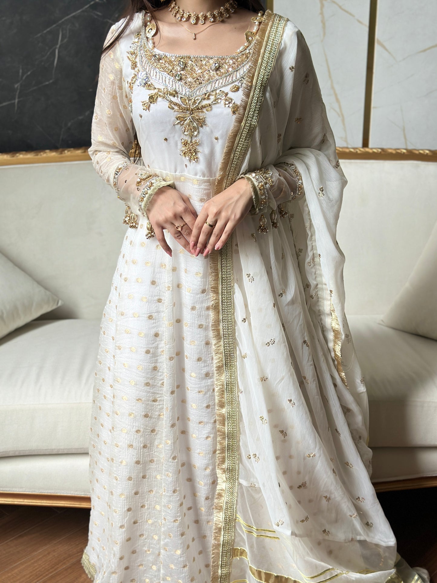 Mahirah 🕊️ classic white and gold