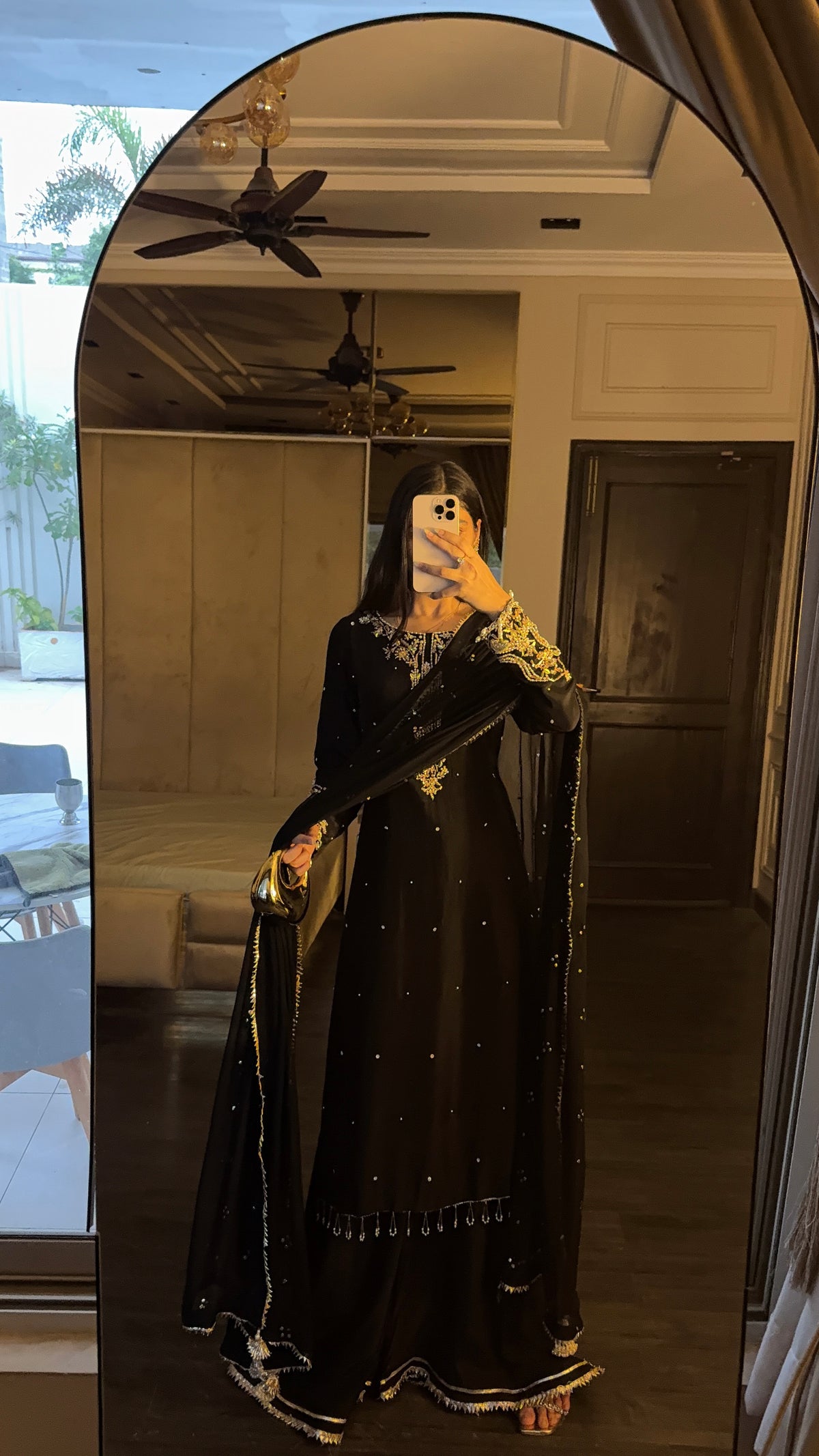 Sehrish black full sleeves 🕊️