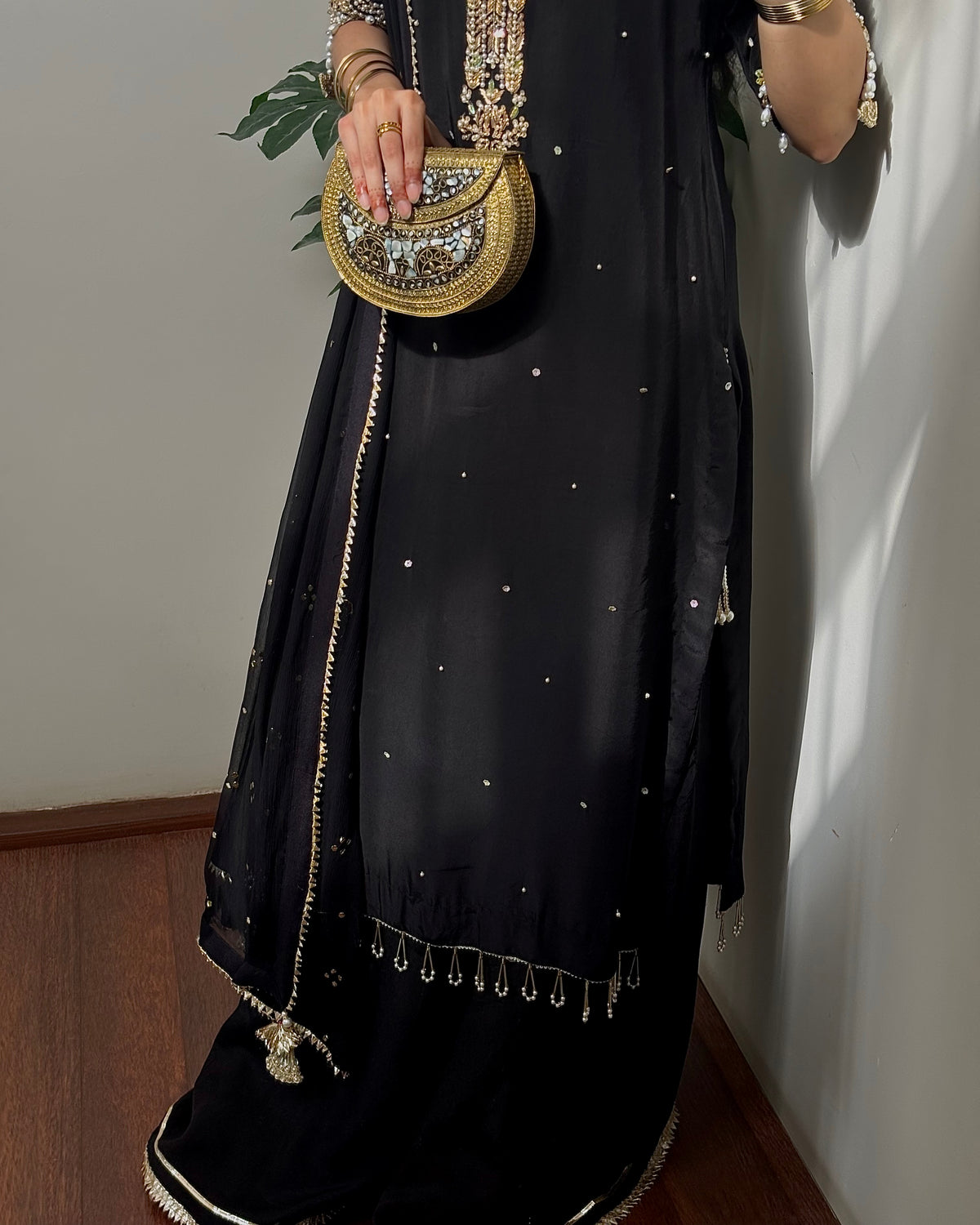Sehrish black half sleeves 🕊️
