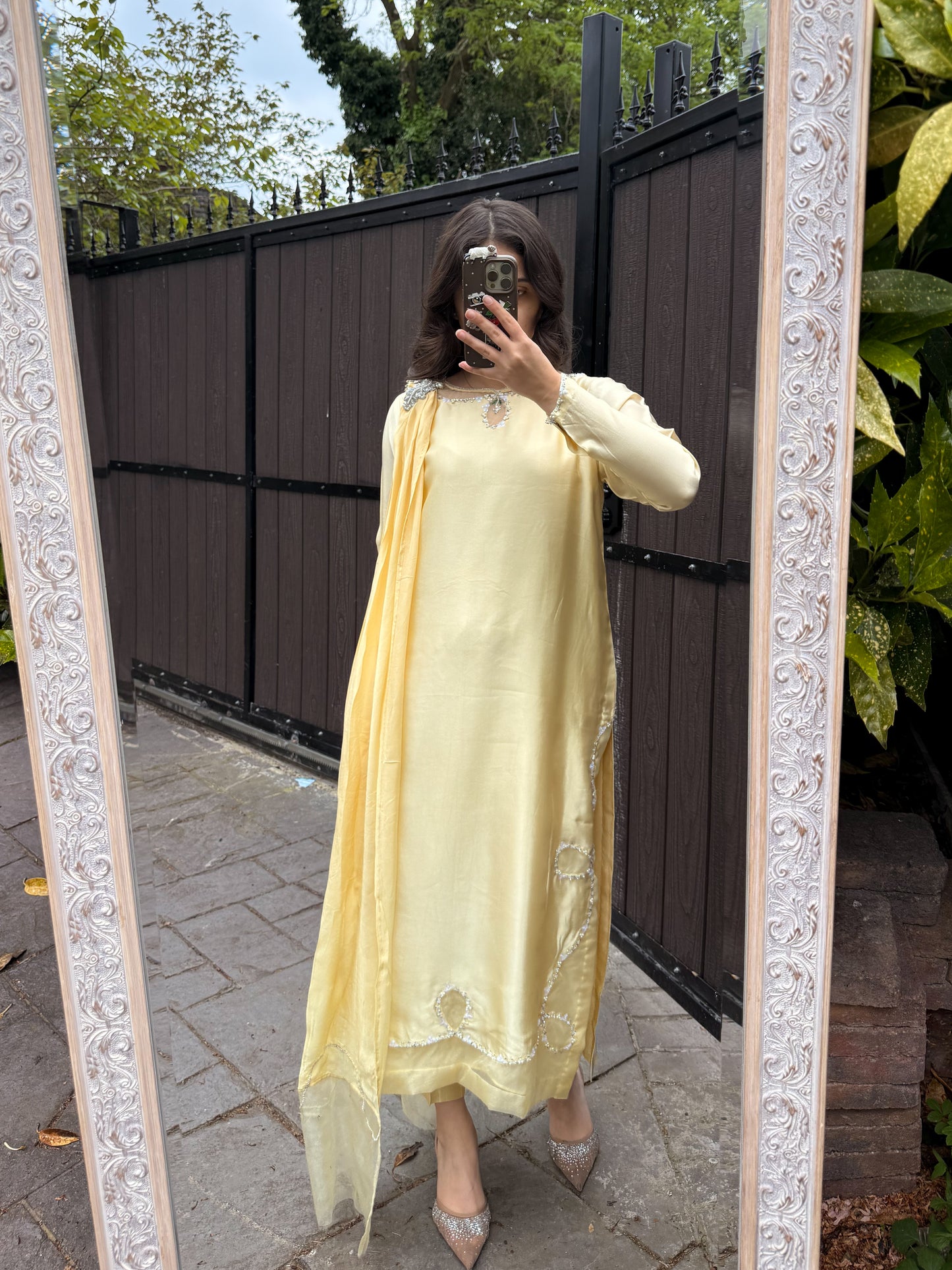 Butter yellow 🕊️ READY TO DISPATCH