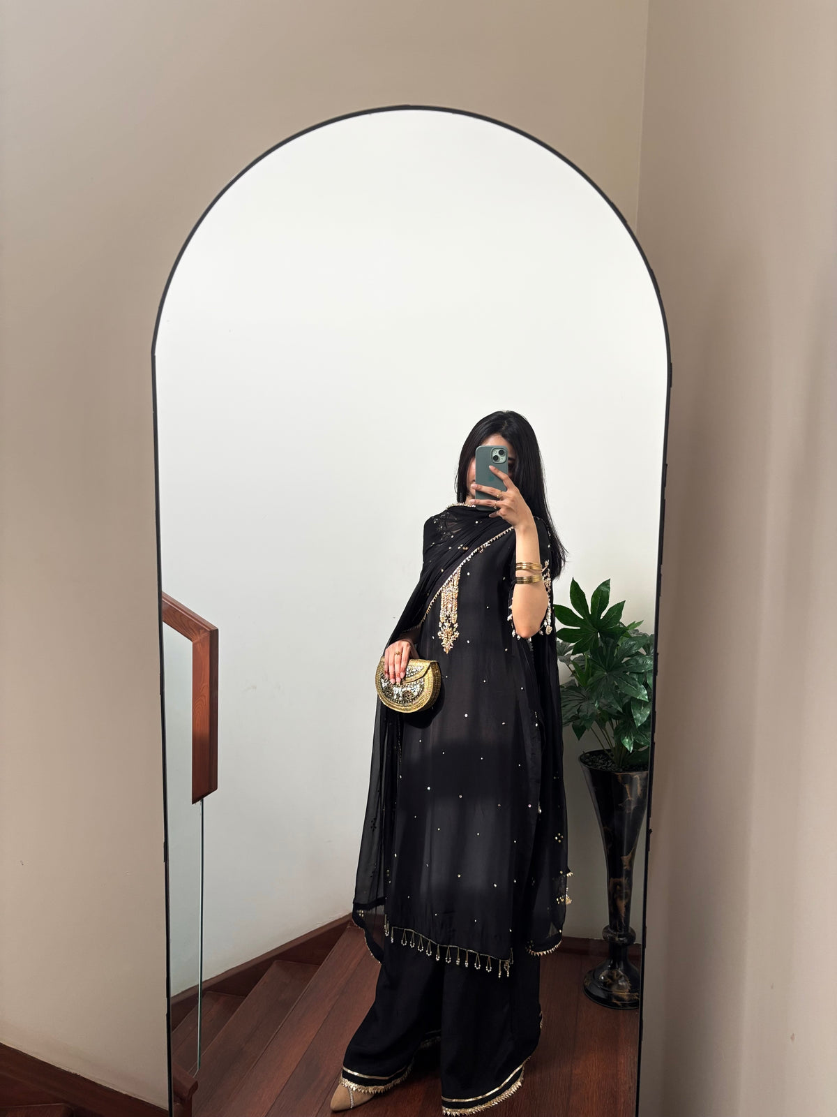 Sehrish black half sleeves 🕊️