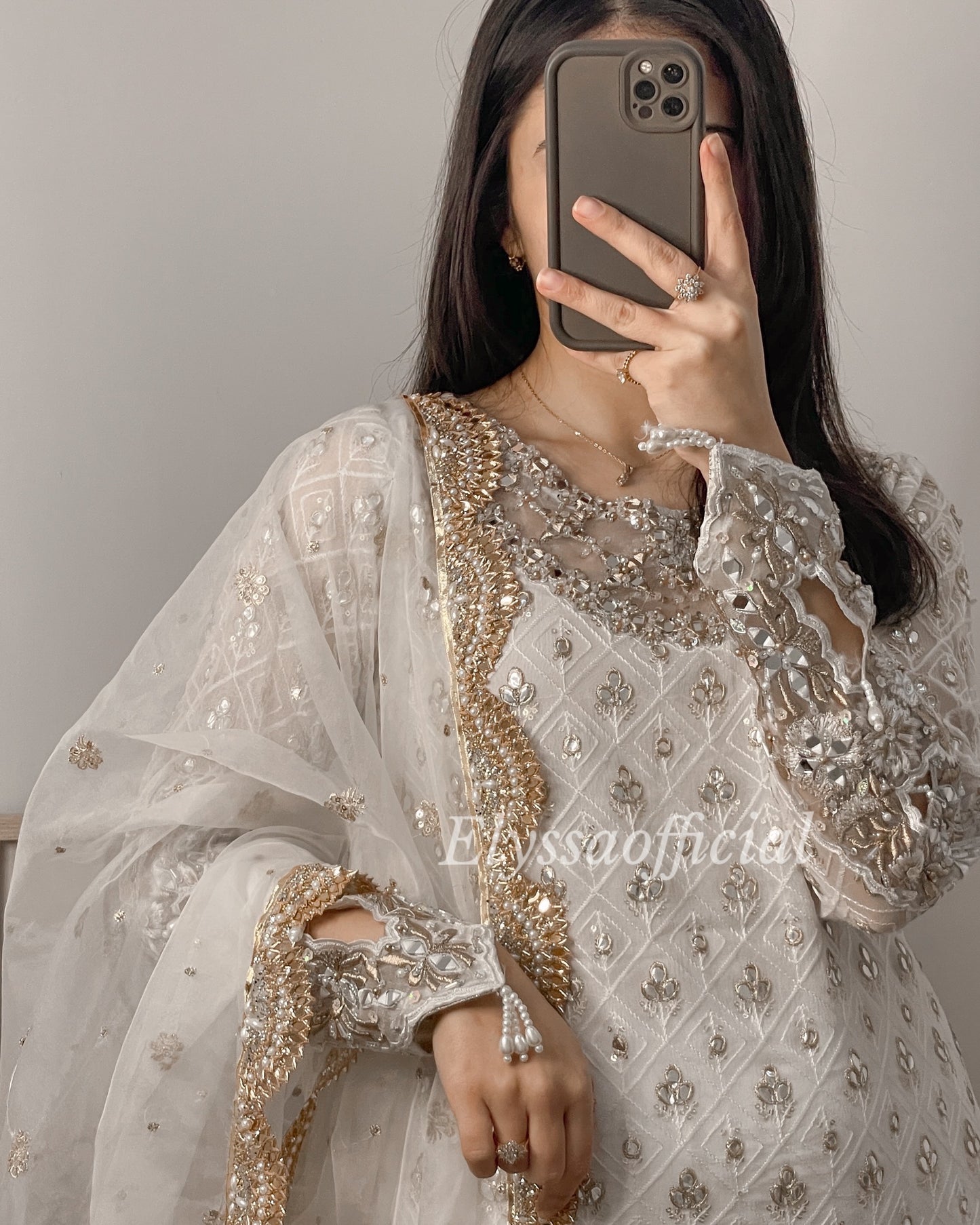 Maahim white 🕊️ PRE ORDER