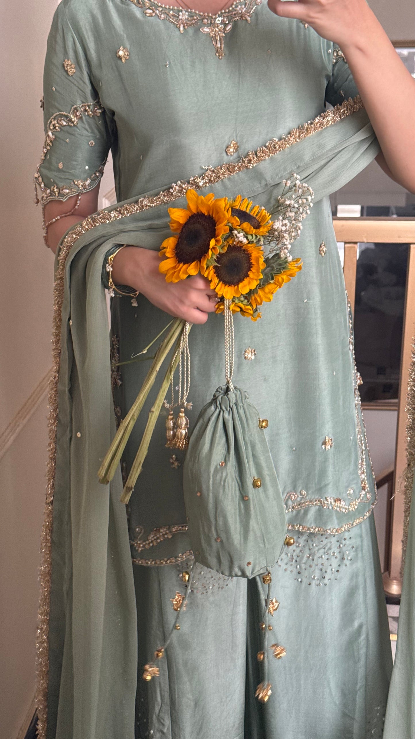 Mehnaz half sleeves 🕊️ READY TO DISPATCH