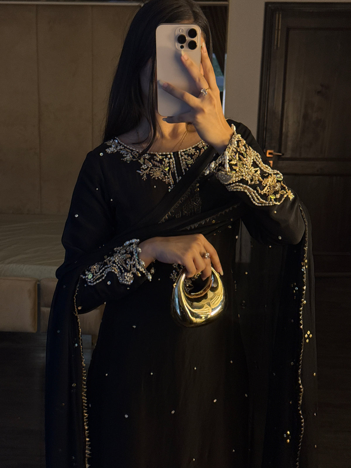 Sehrish black full sleeves 🕊️