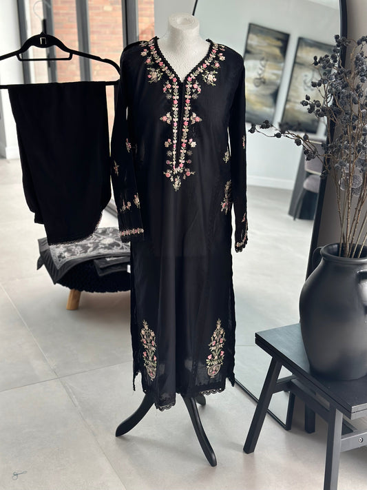 Agha noor 2 piece embroidered 🕊️