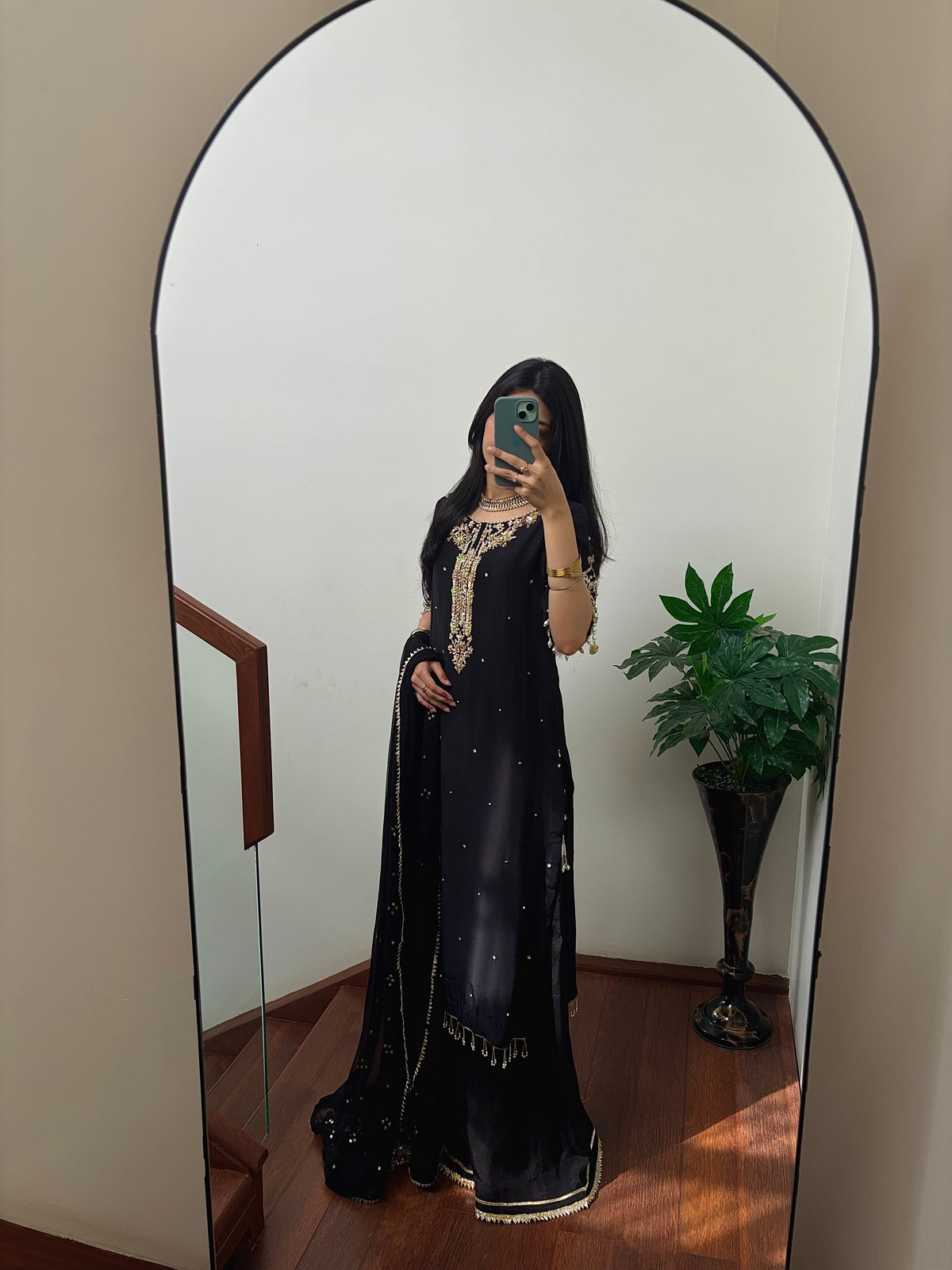 Sehrish black half sleeves 🕊️