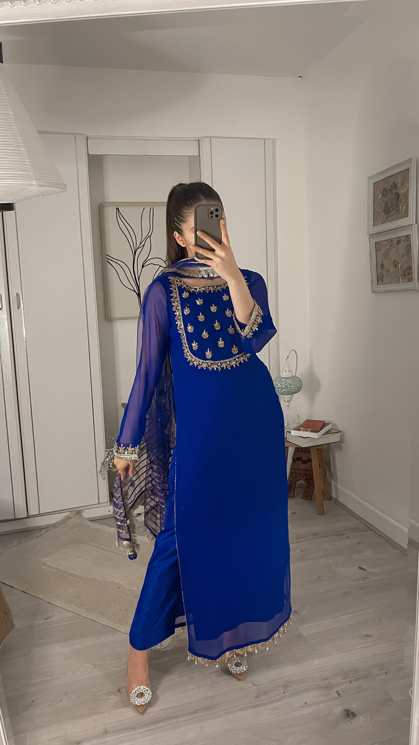 Samreen royal blue 🕊️