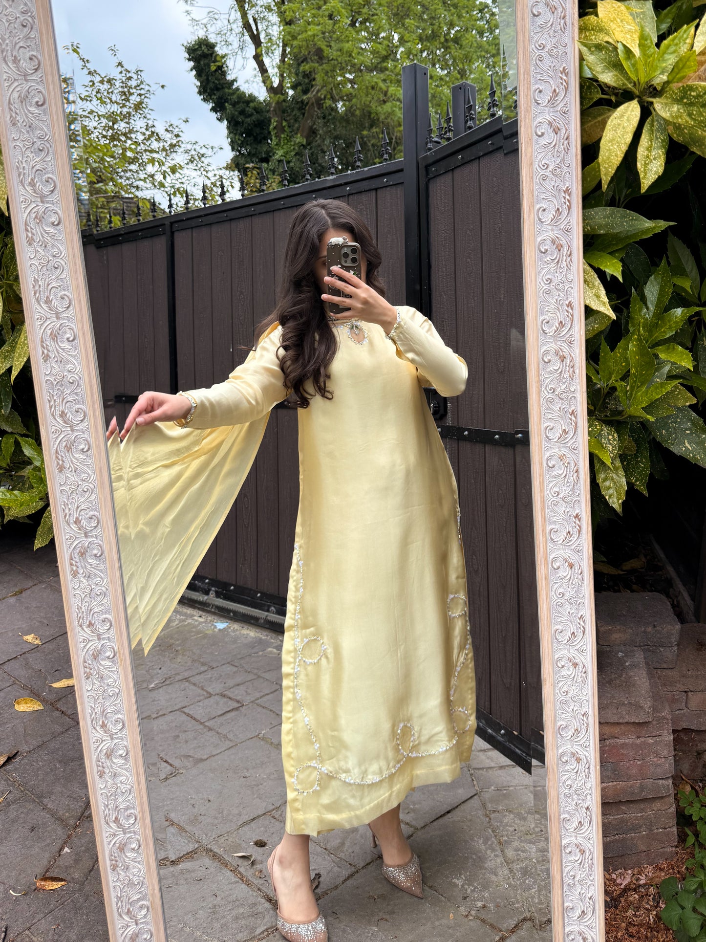 Butter yellow 🕊️ READY TO DISPATCH